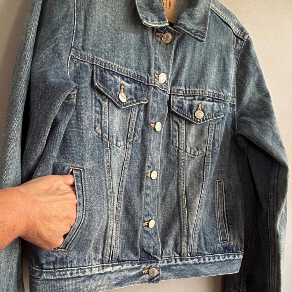 GAP Icon Denim Jacket Medium Wash Blue Cotton Trucker S/797118-00 Mens M